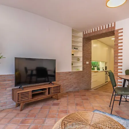 Sunny Garden 2bdr By Lovelystay * リスボン