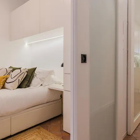 Sunny Garden 2bdr By Lovelystay Apartment *