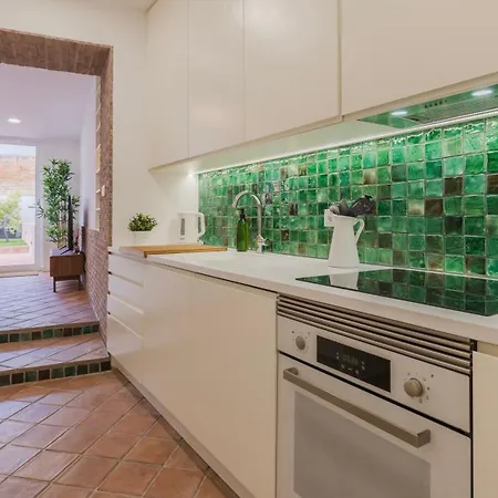 Sunny Garden 2bdr By Lovelystay