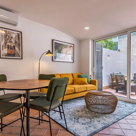 Apartment Sunny Garden 2bdr By Lovelystay