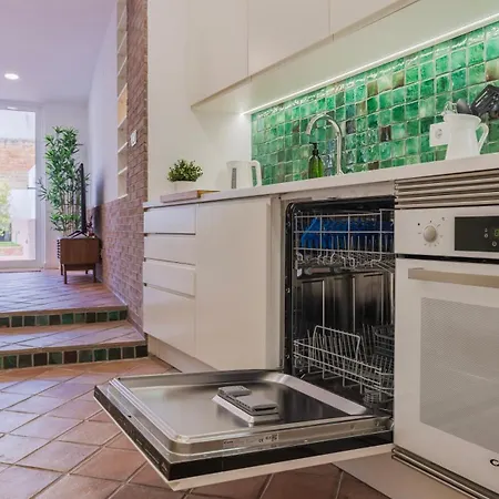 アパート Sunny Garden 2bdr By Lovelystay *