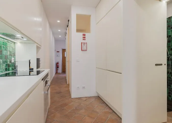 Sunny Garden 2bdr By Lovelystay