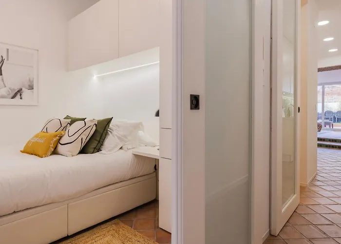 Sunny Garden 2bdr By Lovelystay Διαμέρισμα *